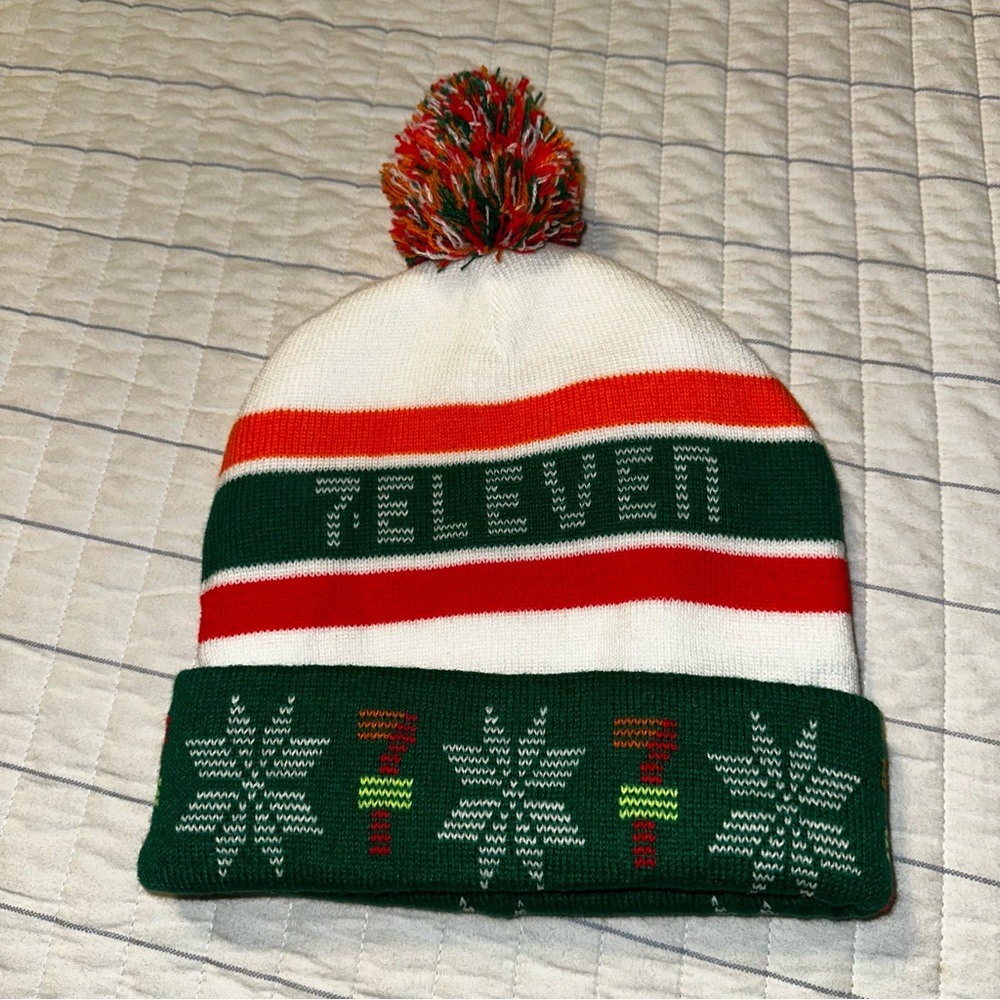 2023 7-Eleven Christmas Winter Cap Beanie Hat Vintage Retro Style‎